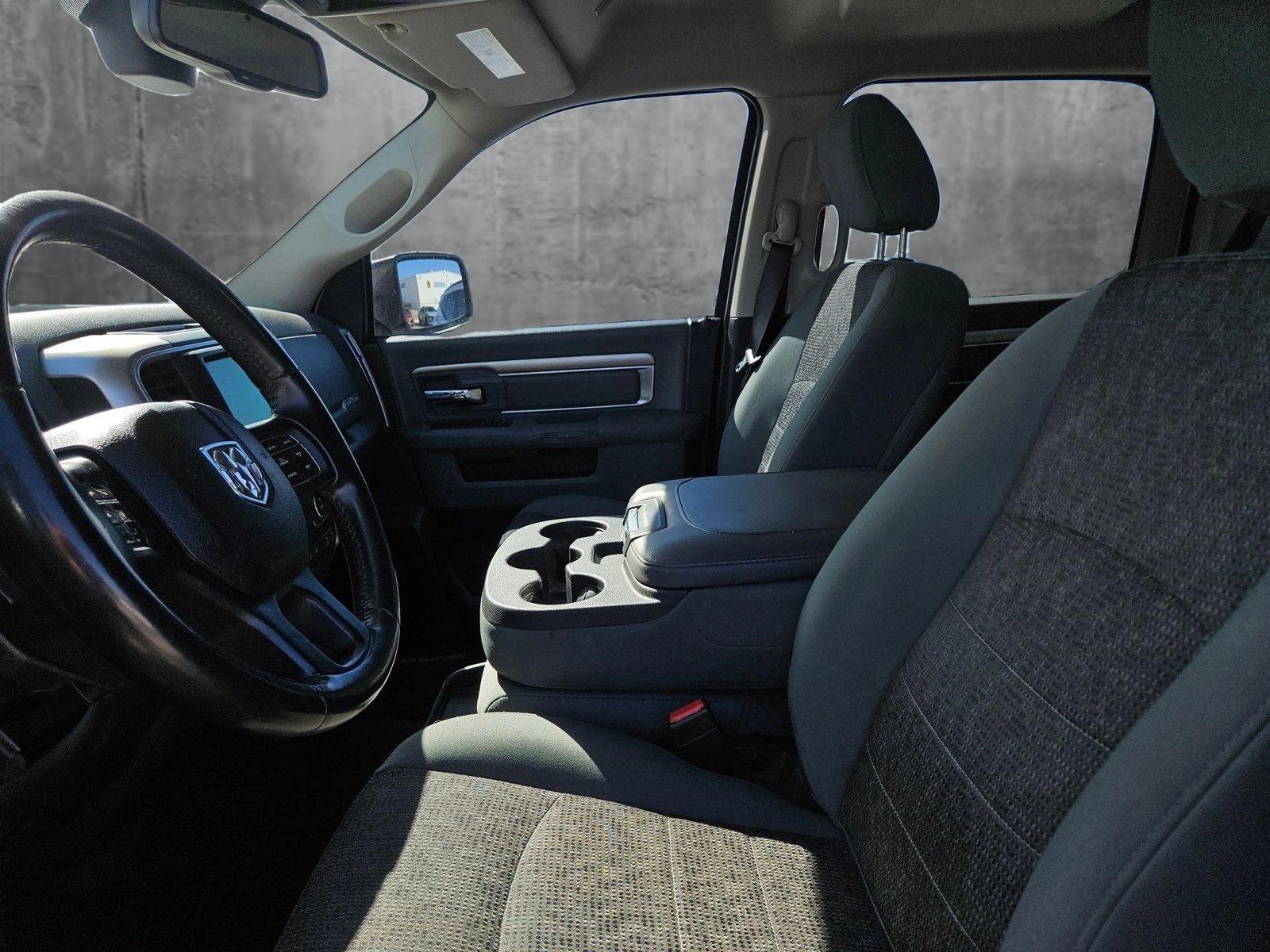 2017 Ram 1500 Vehicle Photo in NORTH RICHLAND HILLS, TX 76180-7199