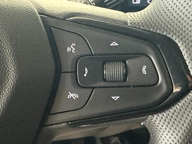 2025 Chevrolet Trax Vehicle Photo in COLUMBIA, MO 65203-3903