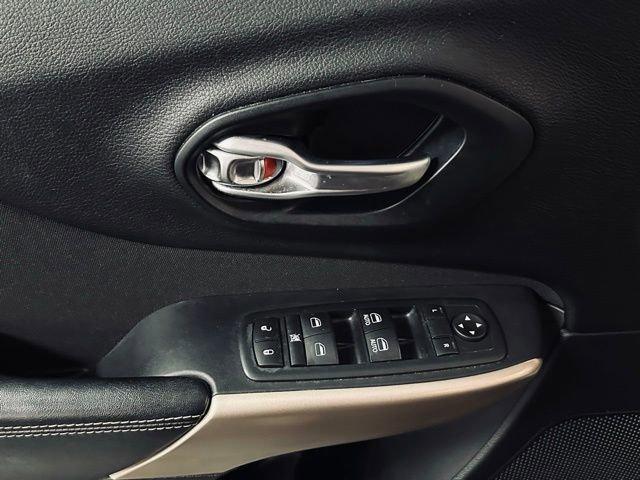 2017 Jeep Cherokee Vehicle Photo in MEDINA, OH 44256-9631