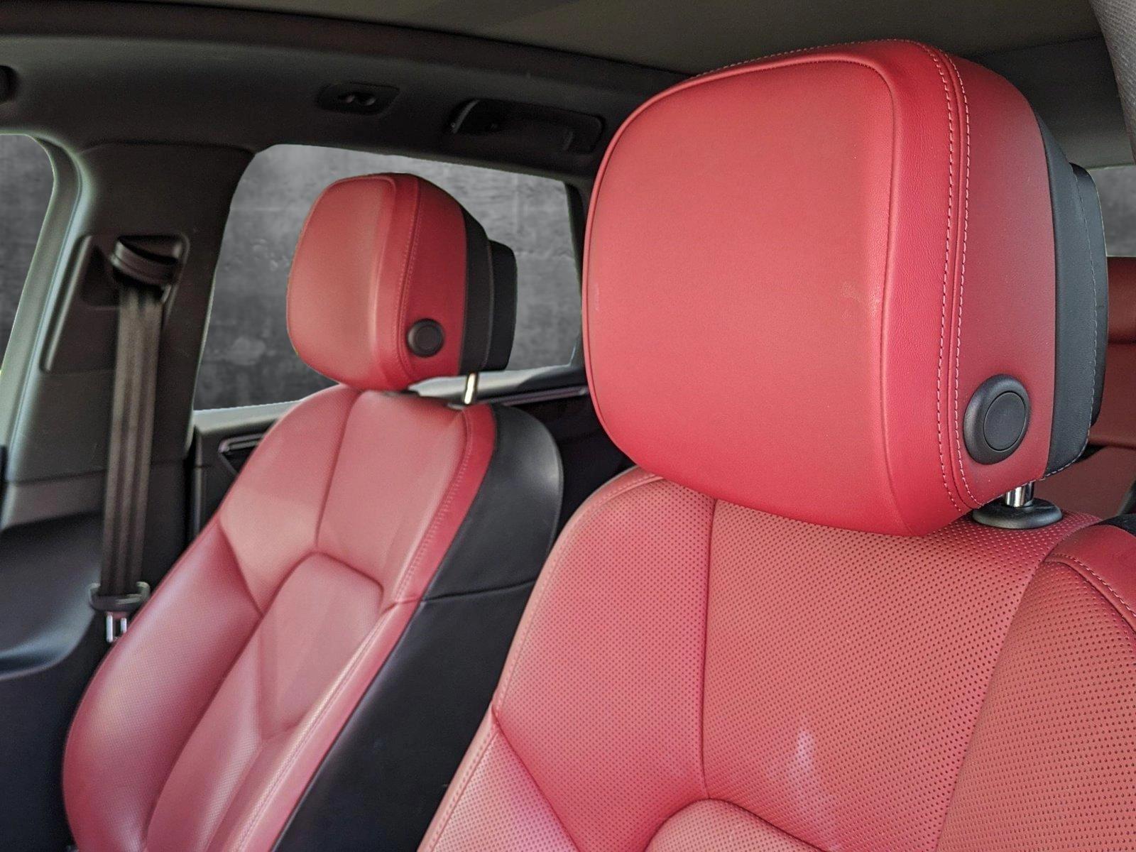 2022 Porsche Macan Vehicle Photo in Bethesda, MD 20852