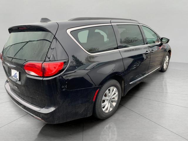 2017 Chrysler Pacifica Vehicle Photo in APPLETON, WI 54914-4656
