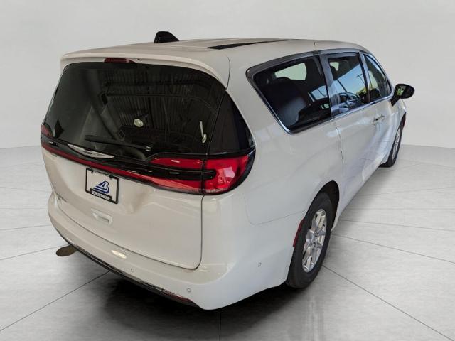 2025 Chrysler Pacifica Vehicle Photo in Oshkosh, WI 54901