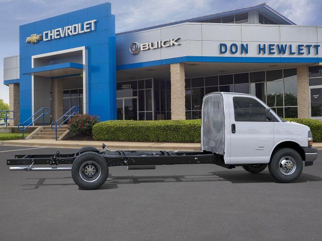 2025 Chevrolet Express Cutaway 4500 Vehicle Photo in GEORGETOWN, TX 78626-7508