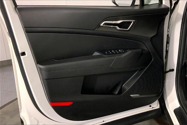 2024 Kia Sportage Vehicle Photo in Lees Summit, MO 64086