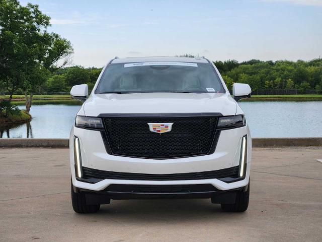 2024 Cadillac Escalade Vehicle Photo in DENTON, TX 76210-9321