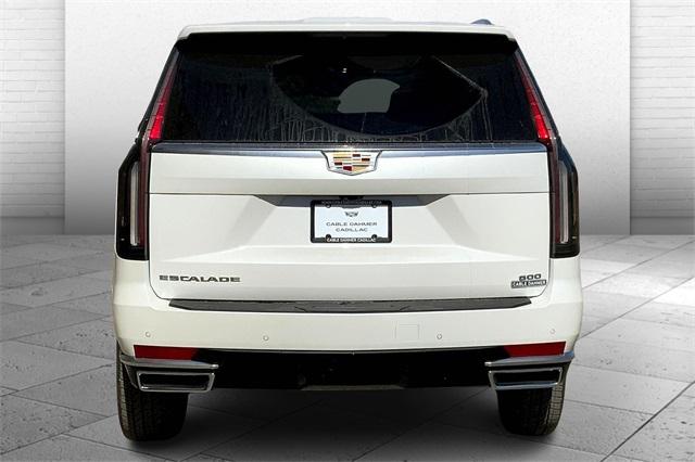 2024 Cadillac Escalade Vehicle Photo in KANSAS CITY, MO 64114-4545