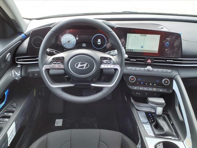 2025 Hyundai ELANTRA Vehicle Photo in Peoria, IL 61615