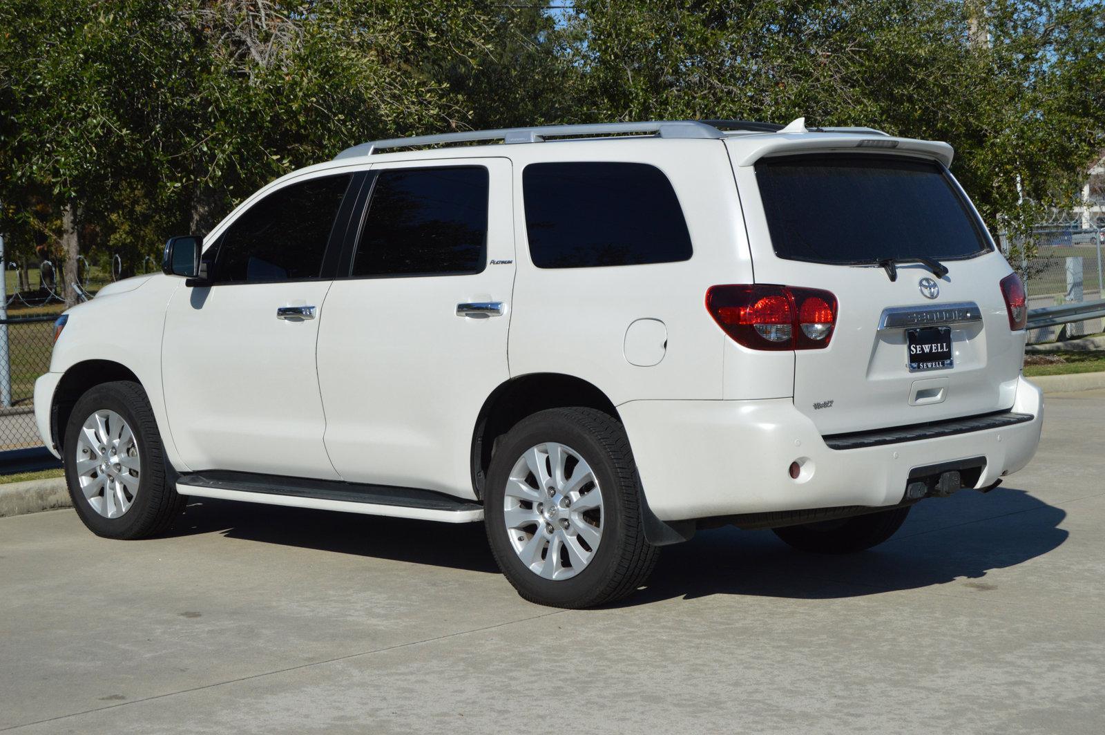 2018 Toyota Sequoia Vehicle Photo in Houston, TX 77090