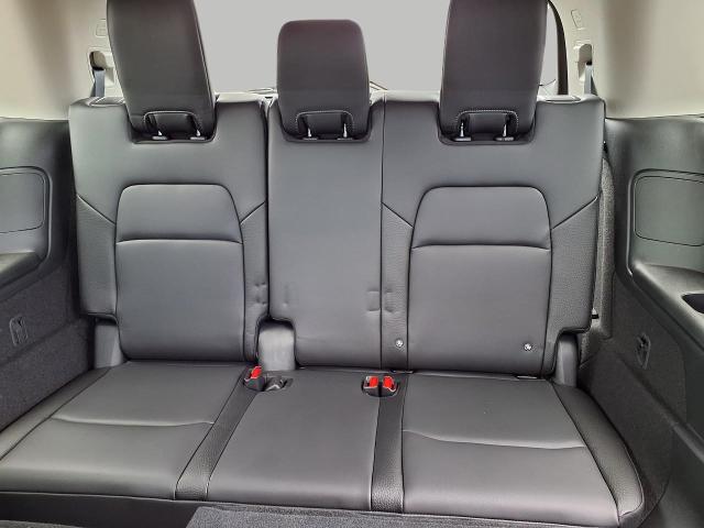 2025 Nissan Pathfinder Vehicle Photo in Oshkosh, WI 54904