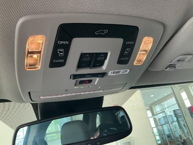 2021 Toyota Sienna Vehicle Photo in Oshkosh, WI 54904