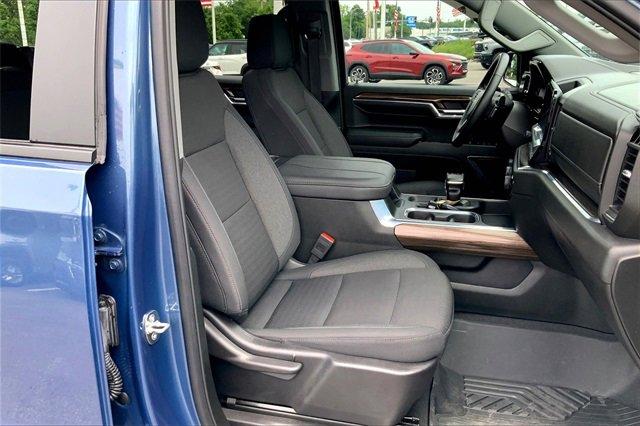 2024 Chevrolet Silverado 1500 Vehicle Photo in KANSAS CITY, MO 64114-4502