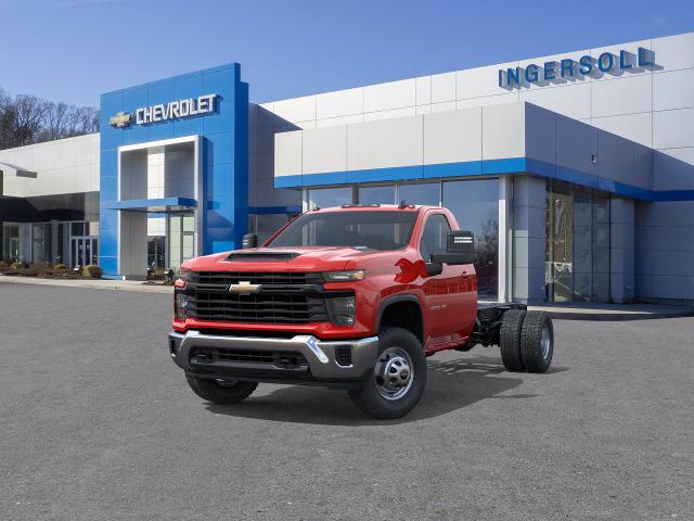 2025 Chevrolet Silverado 3500 HD Chassis Cab Vehicle Photo in DANBURY, CT 06810-5034