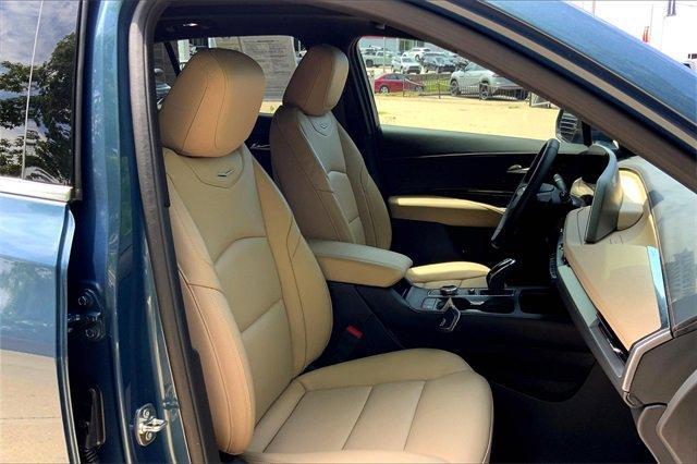 2025 Cadillac XT4 Vehicle Photo in KANSAS CITY, MO 64114-4545