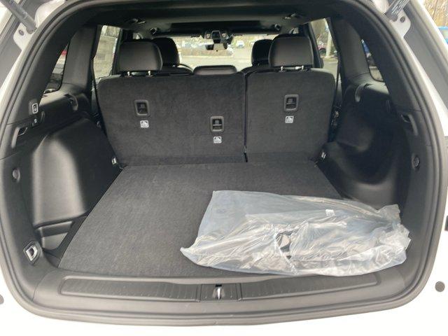 2025 Jeep Grand Cherokee Vehicle Photo in Doylsetown, PA 18901