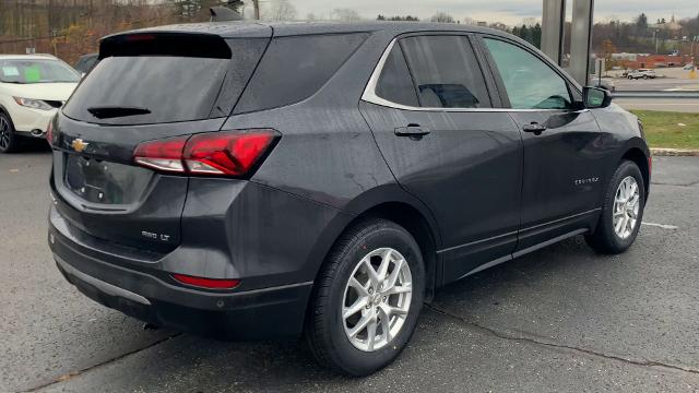 2022 Chevrolet Equinox Vehicle Photo in MOON TOWNSHIP, PA 15108-2571