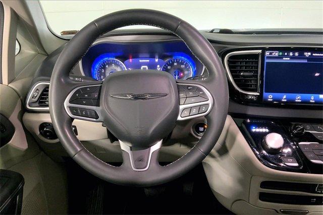 2022 Chrysler Pacifica Vehicle Photo in INDEPENDENCE, MO 64055-1314