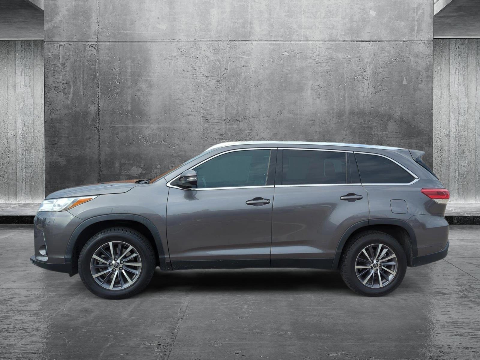 2019 Toyota Highlander Vehicle Photo in Memphis, TN 38125