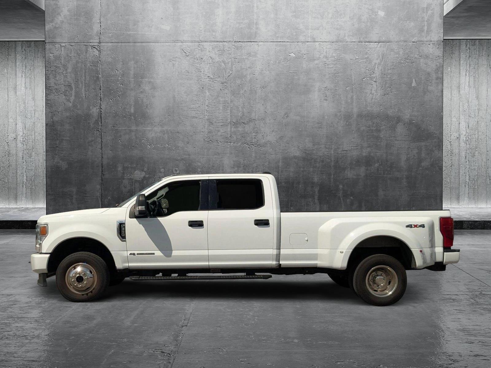 2022 Ford Super Duty F-350 DRW Vehicle Photo in St. Petersburg, FL 33713