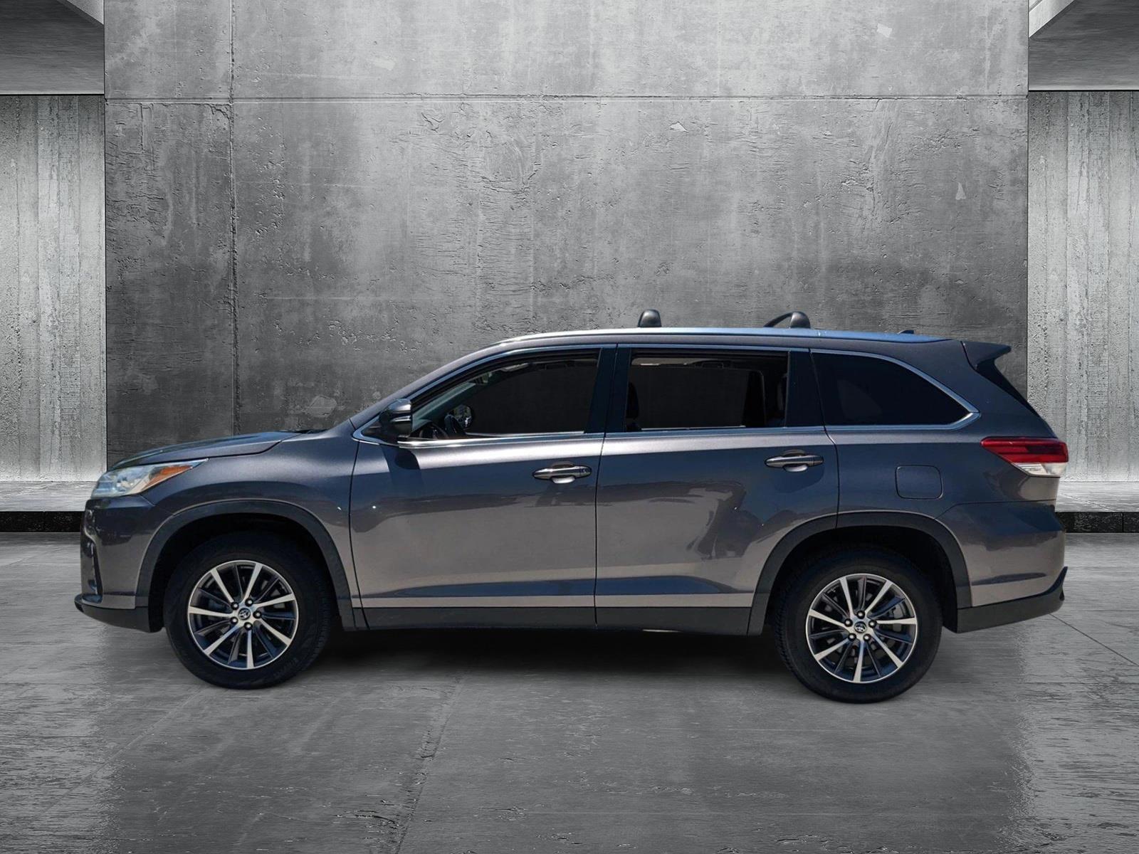 2019 Toyota Highlander Vehicle Photo in Davie, FL 33331