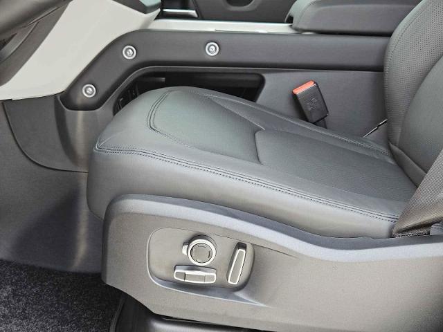 2025 Defender Vehicle Photo in AUSTIN, TX 78717