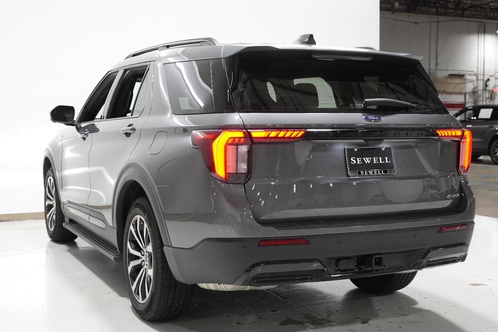 2025 Ford Explorer Vehicle Photo in GRAPEVINE, TX 76051