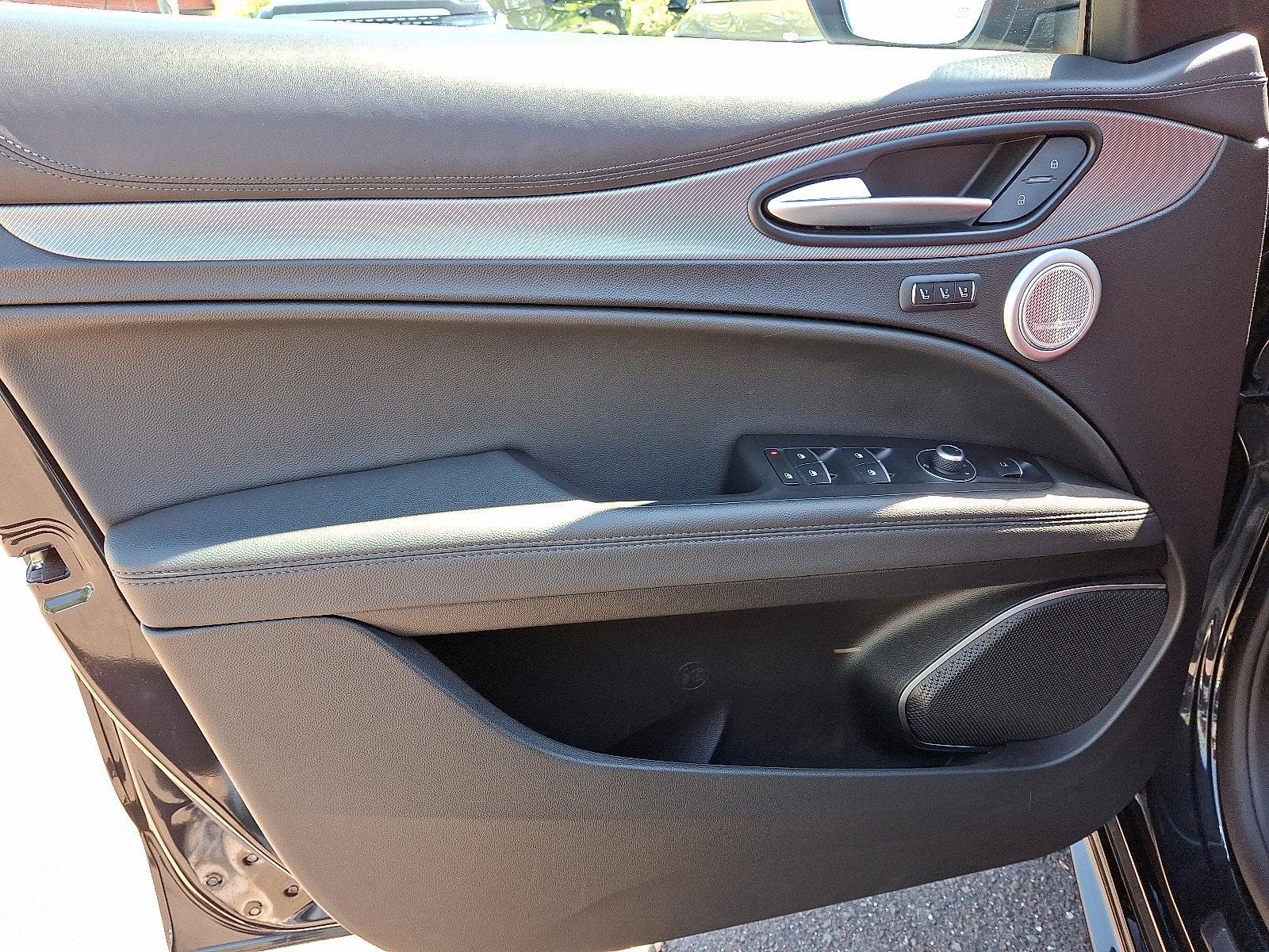 2022 Alfa Romeo Stelvio Vehicle Photo in Willow Grove, PA 19090