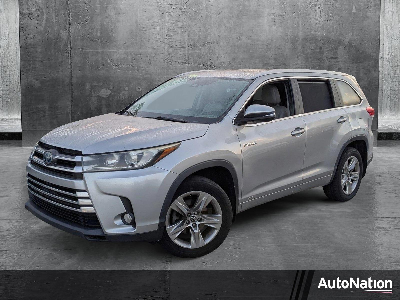 2017 Toyota Highlander Vehicle Photo in PEMBROKE PINES, FL 33024-6534