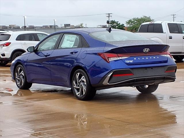 2025 Hyundai ELANTRA Vehicle Photo in Peoria, IL 61615