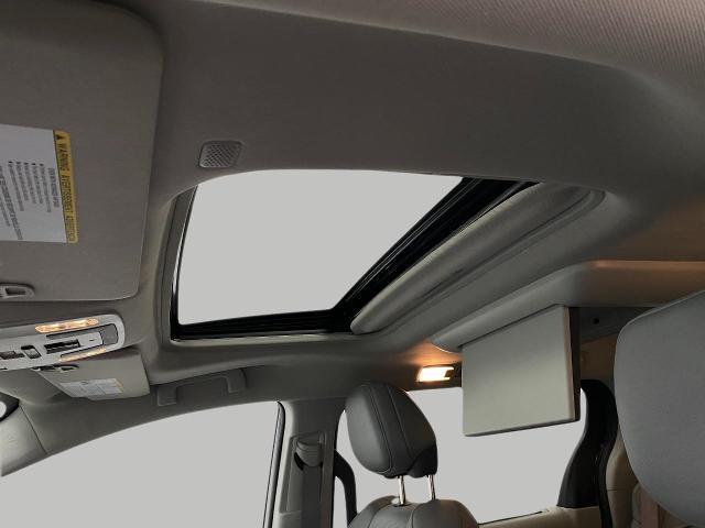 2024 Toyota Sienna Vehicle Photo in Appleton, WI 54913