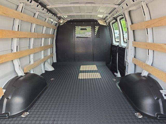 2023 GMC Savana Cargo Van Vehicle Photo in Pleasant Hills, PA 15236