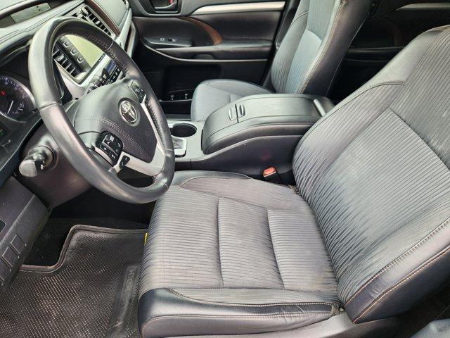 2019 Toyota Highlander Vehicle Photo in Decatur, TX 76234