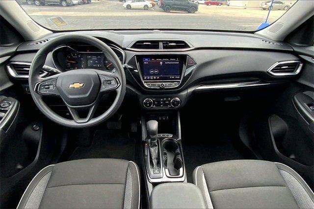 2021 Chevrolet Trailblazer Vehicle Photo in TOPEKA, KS 66609-0000