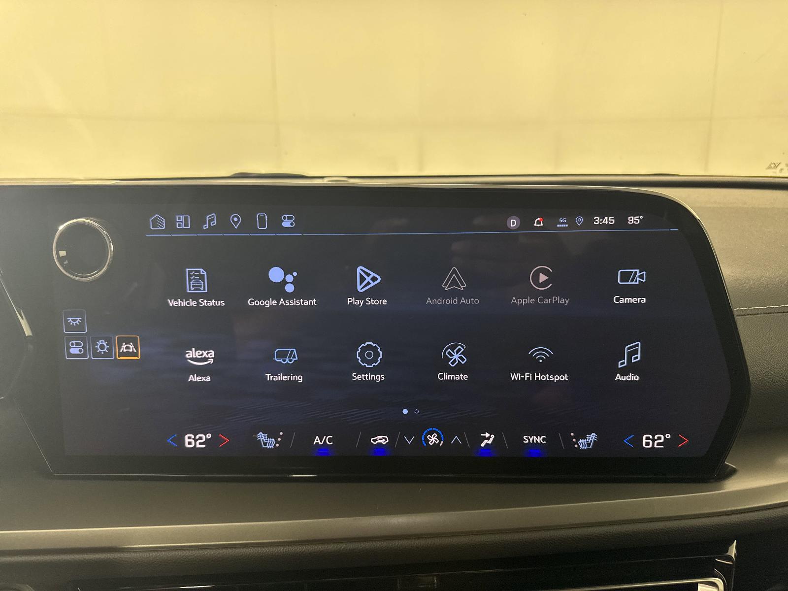 2025 Chevrolet Traverse Vehicle Photo in GEORGETOWN, TX 78626-7508