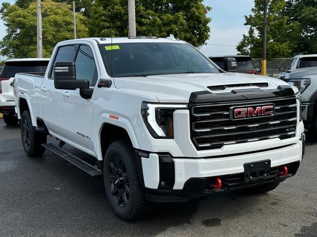 2025 GMC Sierra 2500 HD Vehicle Photo in LOWELL, MA 01852-4336