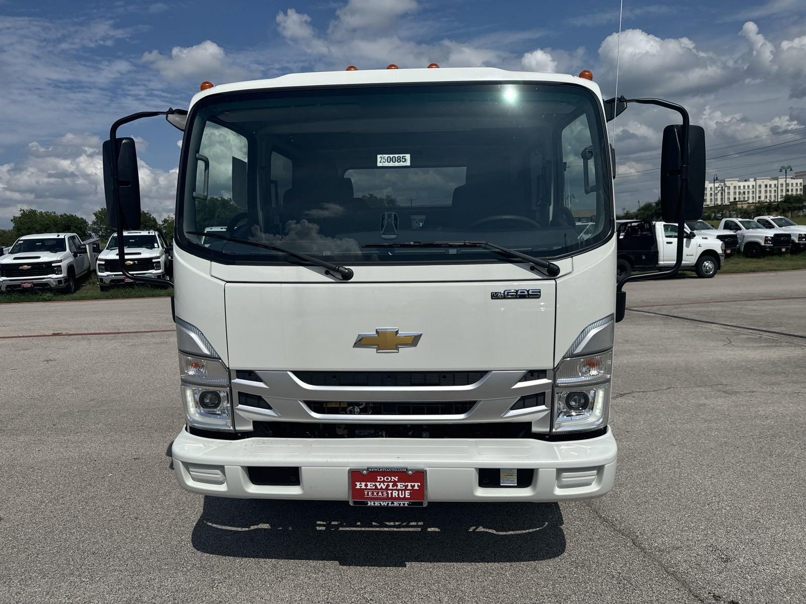 2025 Chevrolet Low Cab Forward 4500 Vehicle Photo in GEORGETOWN, TX 78626-7508