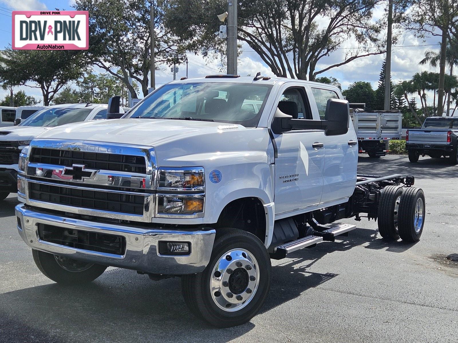 2024 Chevrolet Silverado 5500 HD Vehicle Photo in GREENACRES, FL 33463-3207