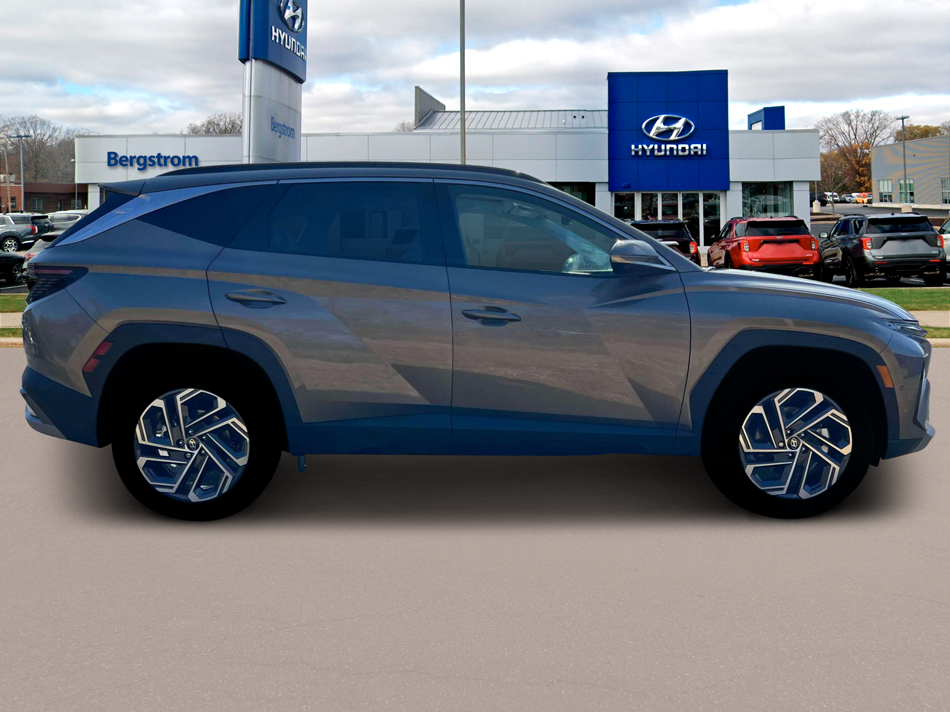 2025 Hyundai TUCSON Hybrid Vehicle Photo in Green Bay, WI 54304