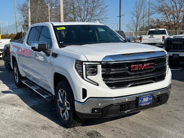 2025 GMC Sierra 1500 Vehicle Photo in LOWELL, MA 01852-4336