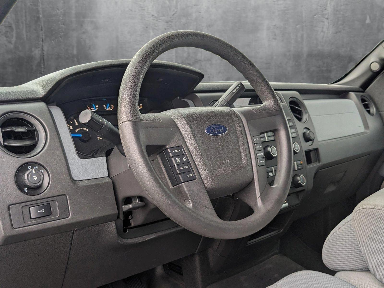 2013 Ford F-150 Vehicle Photo in St. Petersburg, FL 33713