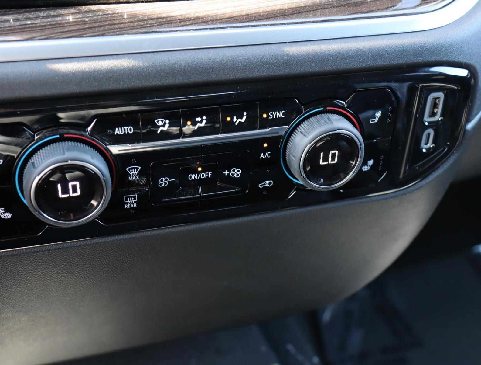 2025 Chevrolet Silverado 1500 Vehicle Photo in LOS ANGELES, CA 90007-3794