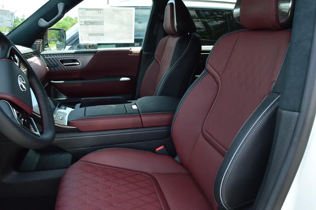 2025 INFINITI QX80 Vehicle Photo in Houston, TX 77090