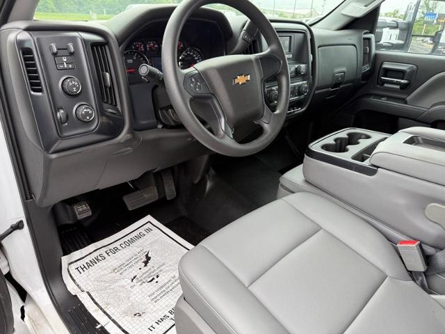 2024 Chevrolet Silverado 5500 HD Vehicle Photo in COLUMBIA, MO 65203-3903