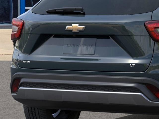 2025 Chevrolet Trax Vehicle Photo in ENGLEWOOD, CO 80113-6708