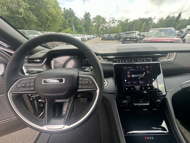 2025 Jeep Grand Cherokee L Vehicle Photo in Doylsetown, PA 18901