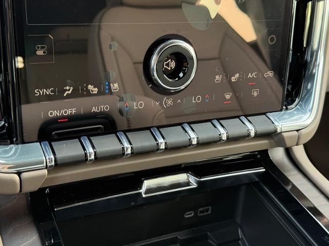 2025 GMC Yukon Vehicle Photo in COLUMBIA, MO 65203-3903