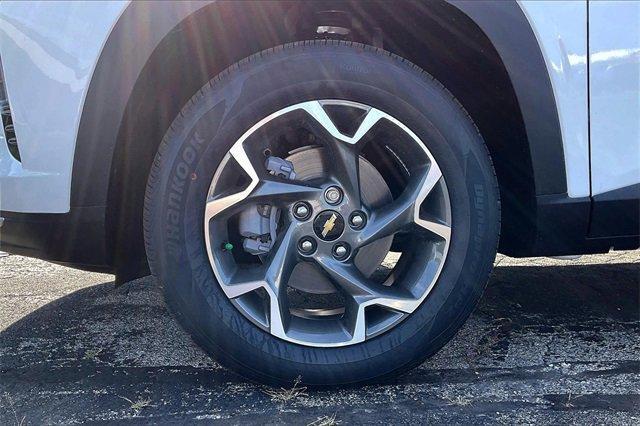 2025 Chevrolet Trax Vehicle Photo in TOPEKA, KS 66609-0000
