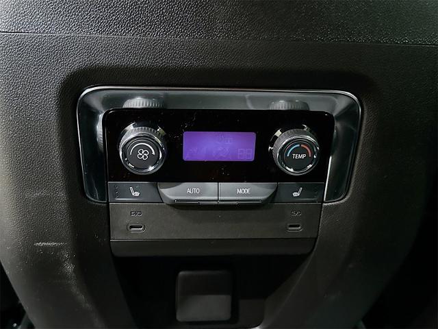 2025 Chevrolet Suburban Vehicle Photo in EVERETT, WA 98203-5662