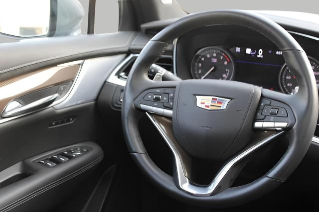 2024 Cadillac XT6 Vehicle Photo in APPLETON, WI 54914-4656