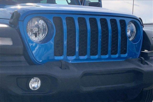 2024 Jeep Wrangler Vehicle Photo in INDEPENDENCE, MO 64055-1377