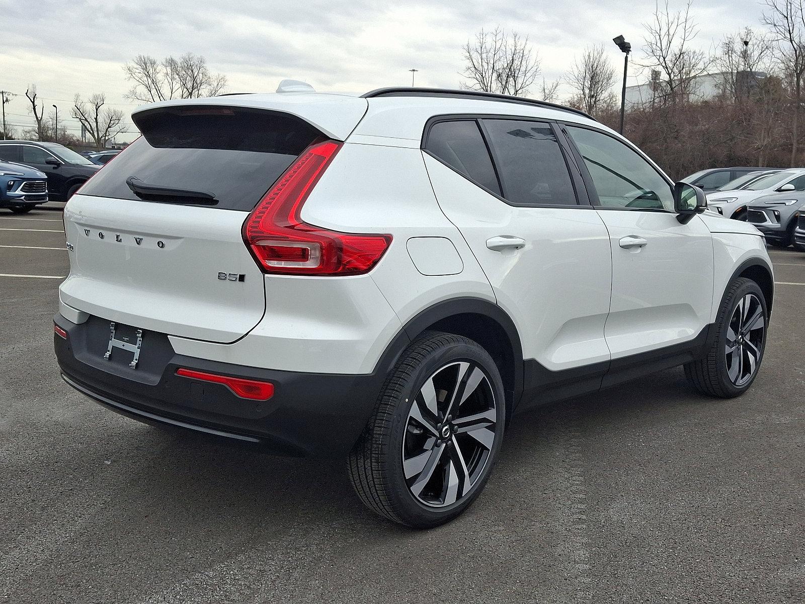2025 Volvo XC40 Vehicle Photo in Trevose, PA 19053